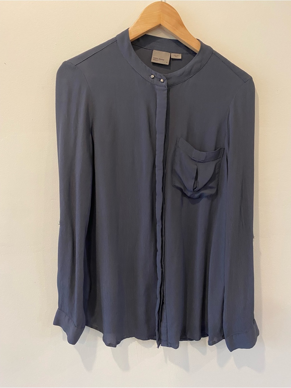Vero Moda button front flowy top size medium dark blue